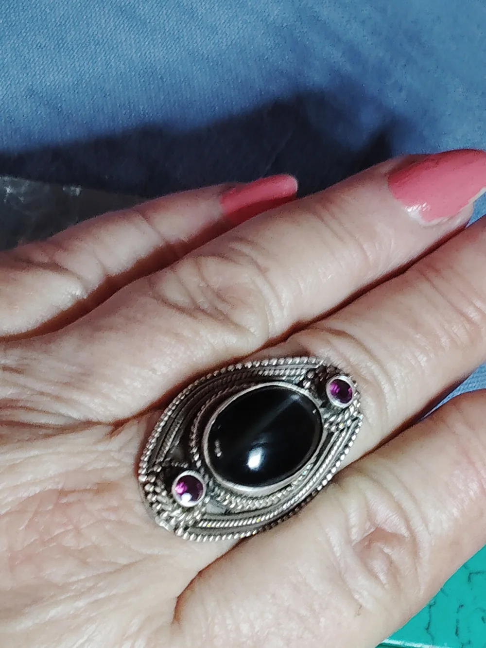 BLACK STAR OF INDIA, ELONGATED, 💯 STERLING RING. ORISSA GARNET ACCENT. SIZE 11